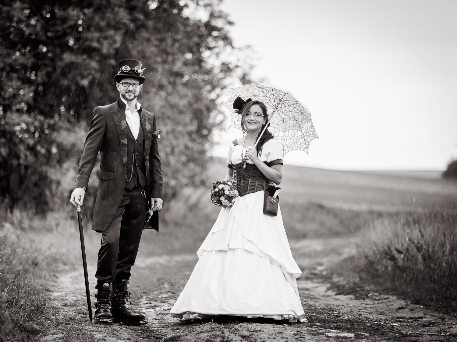 Im Regen: Steampunk After Wedding Shooting