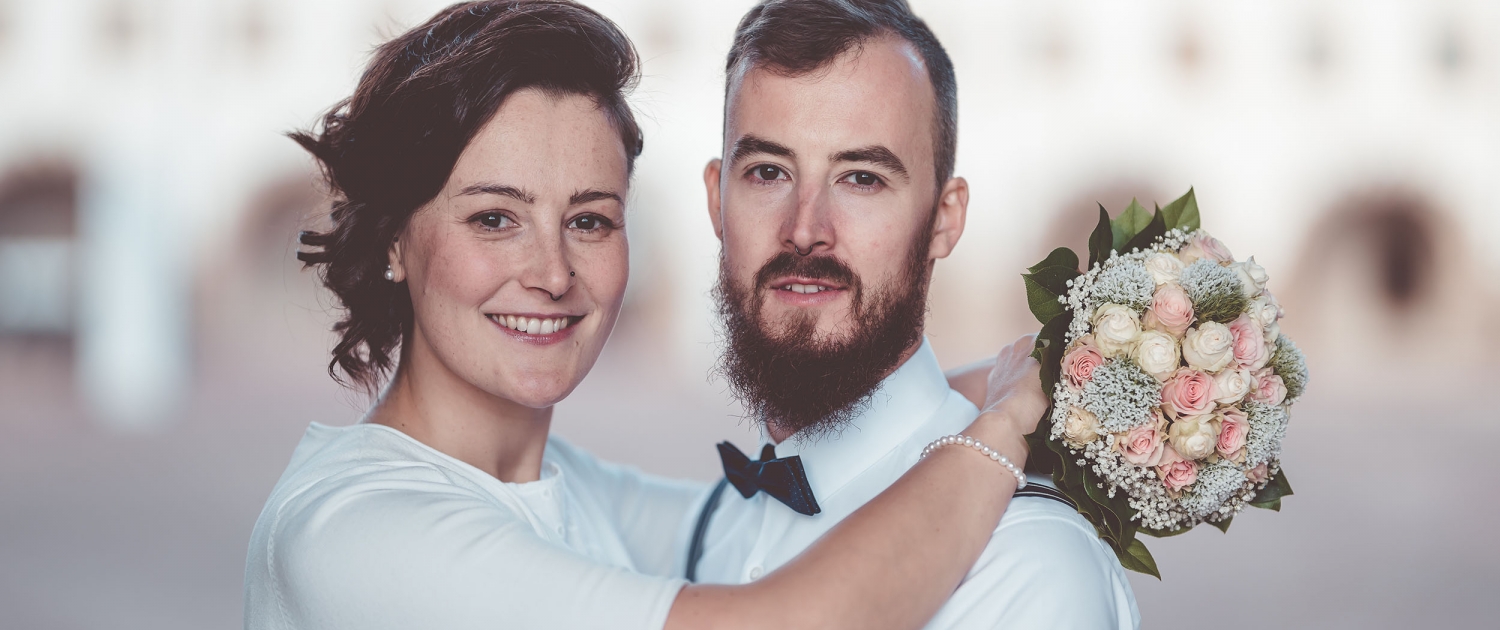 ein klassisches Brautpaarpotrtrait fotografiert am Schloß Friedenstein in Gotha in Thüringen Kamera: Sony A7rIII Sigma Art 105mm