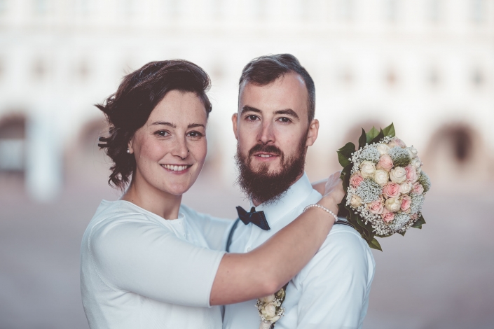 ein klassisches Brautpaarpotrtrait fotografiert am Schloß Friedenstein in Gotha in Thüringen Kamera: Sony A7rIII Sigma Art 105mm