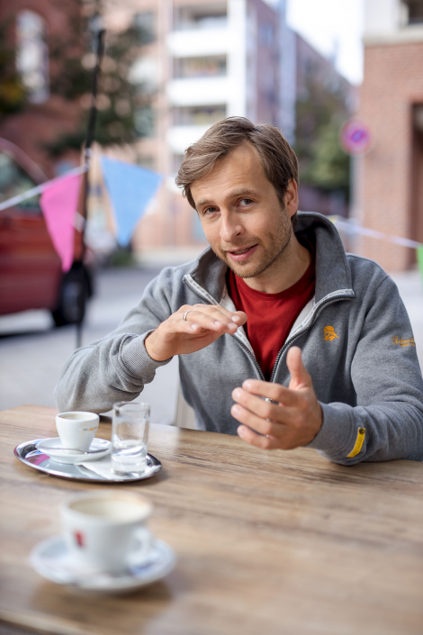 in Erfurt auf einen Kaffee mit Schauspieler Thomas Stier Koch fotografiert mit der Canon EOSR & Sigma Art 50mm f1.4