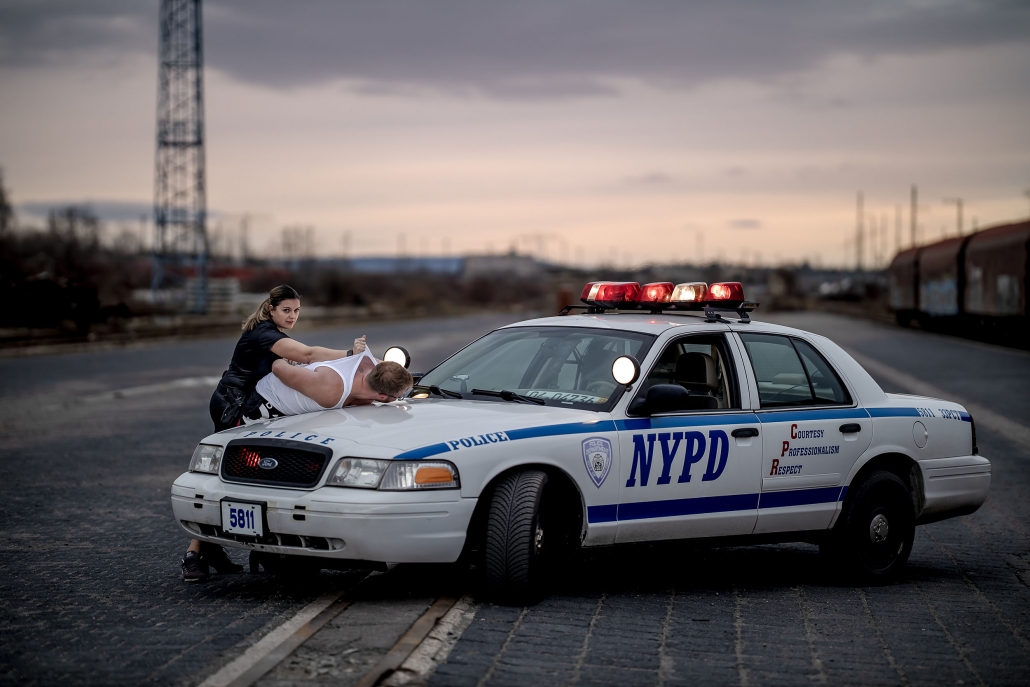Polizei Fotoshooting mit einem Original New Yorker Polizeiauto Canon EOSR & RF 85mm f/1.2L USM