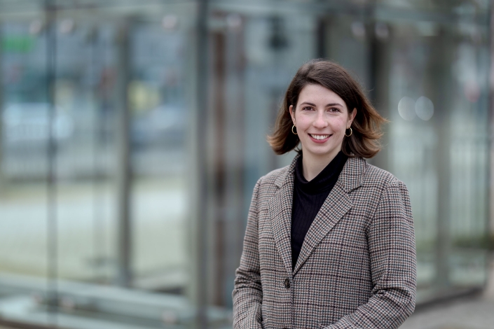 Tageslicht Businessportrait Businessbild mit Tageslicht fotografiert in Erfurt mit der Canon EOS R6MK2 und dem Rf 85mm f1.2