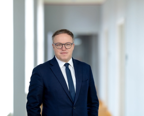 der Ministerpräsident von Thüringen Mario Voigt der Ministerpräsident von Thüringen Mario Voigt fotografiert für die Thüringer Staatskanzlei mit der Canon EOS R6 MK II & dem RF 85mm f1.2